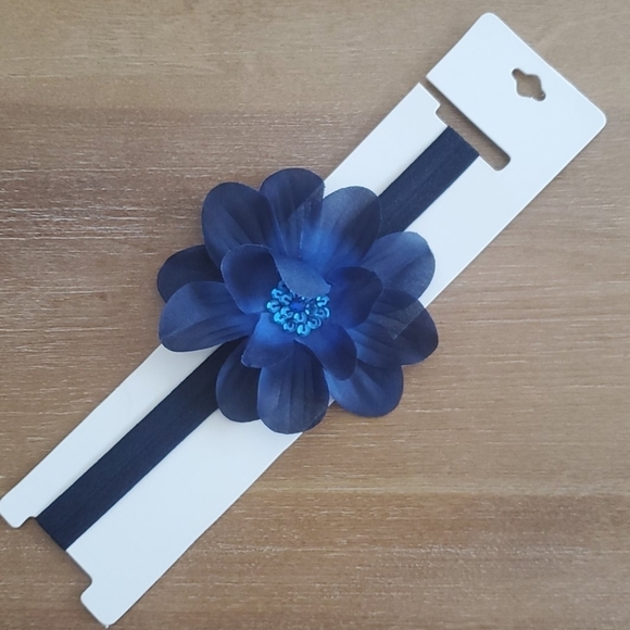 NWT Sequin Flower Headband - Picture 3 of 4
